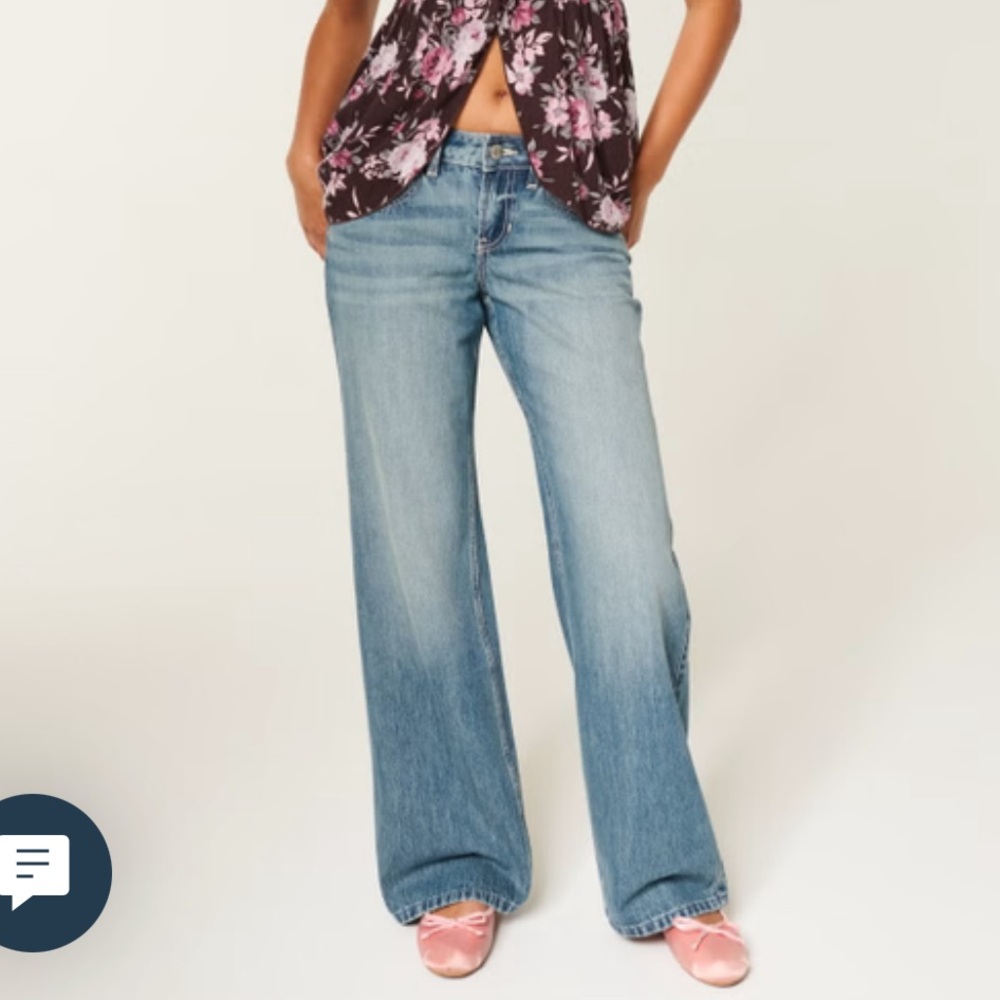 Hollister Low-Rise Baggy Jeans in Blue